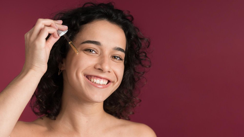 Como escolher sérum facial sem cair em promessas