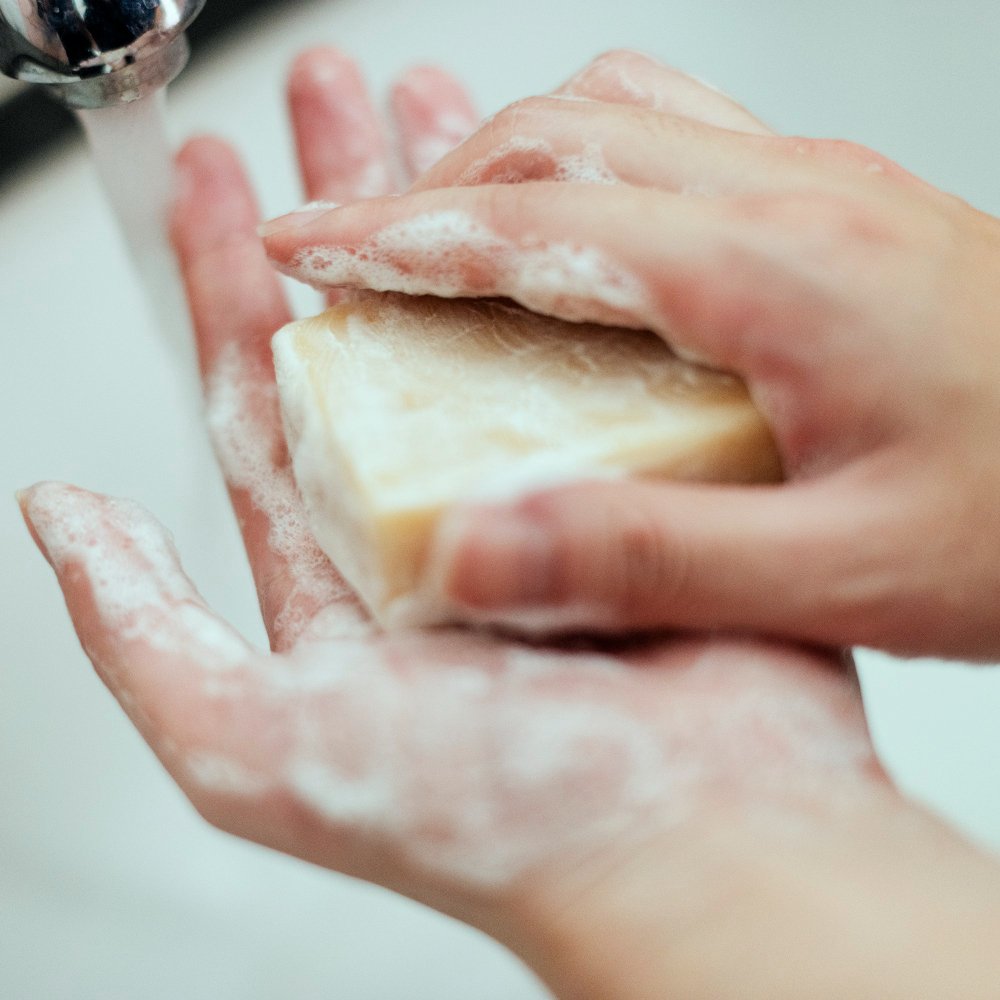 Sabonete facial para pele sensível: como escolher