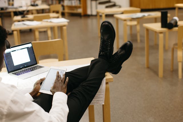 Sapatos confortáveis para trabalhar sem abrir mão do estilo