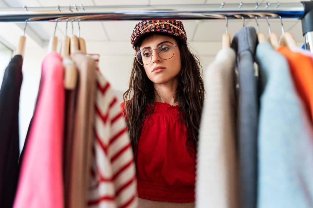 Peças curingas no guarda-roupa feminino de verdade